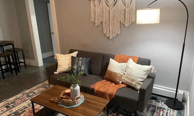 Sherman Hill Apartment | Great 2 bedroom getaway near downtown