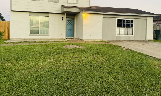 Harlingen House | Great 2 story home for a getaway. Harlingen Tx