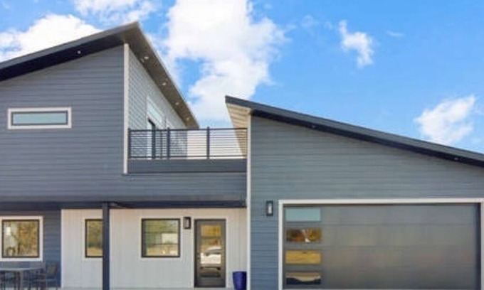 The Lakes House | Great 3-bedroom house on beautiful Lake Shetek sleeps 10!