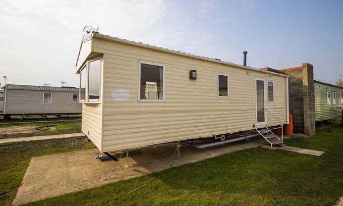 Walton on the Naze House | Great 4 berth caravan at Naze Marine Holiday Park ref 17101P