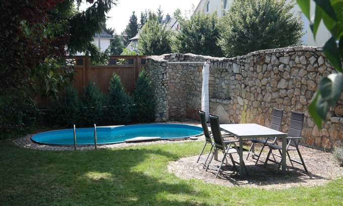 Laubenheim Apartment | Great apartment in Mz-Laubenheim, bus/train station nearby