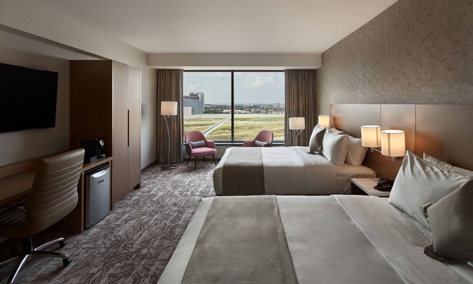 Mount Pleasant Hotel | Great Canadian Casino Resort Toronto