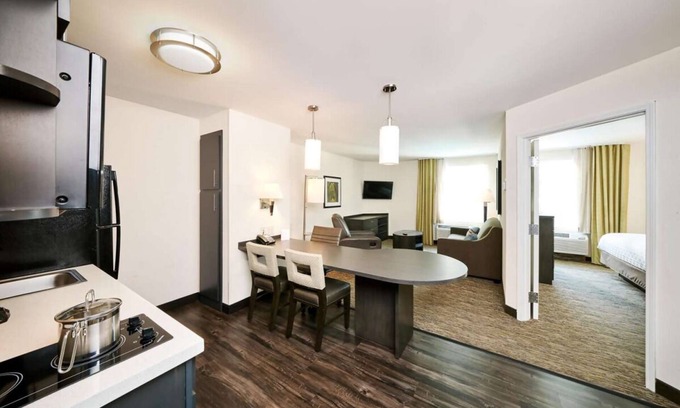 Far North Dallas Apartment | Great Choice! 2 Pet-friendly Units, Full Kitchen, Onsite Parking