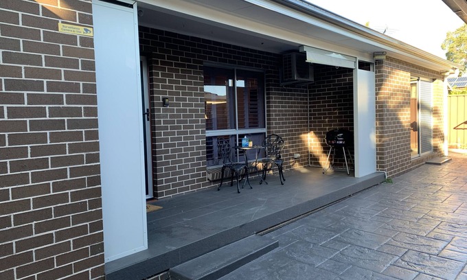 Fairfield West Apartment | Great Choice-3 Bedrooms-freeparking, sliding Gate