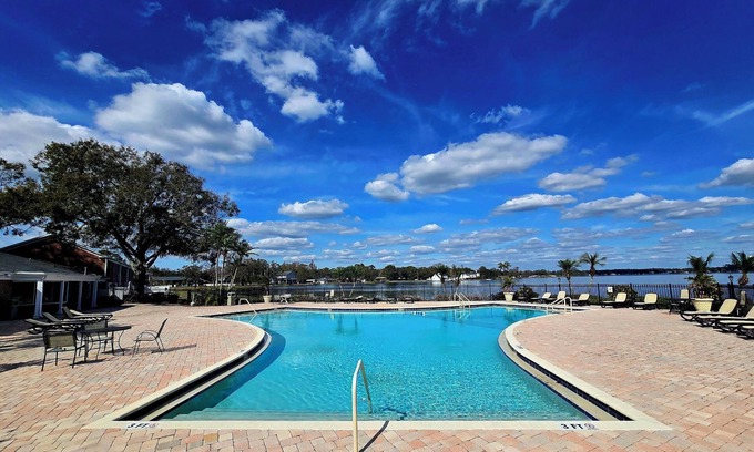 Lake Magdalene Condo | Great Condo Close To Busch Gardens!