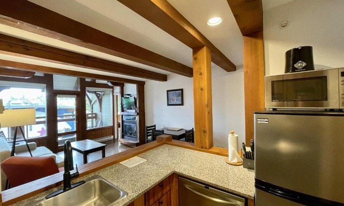 Ucluelet Apartment | Great Condo In Excellent Location - Waterfront Building - Seaside