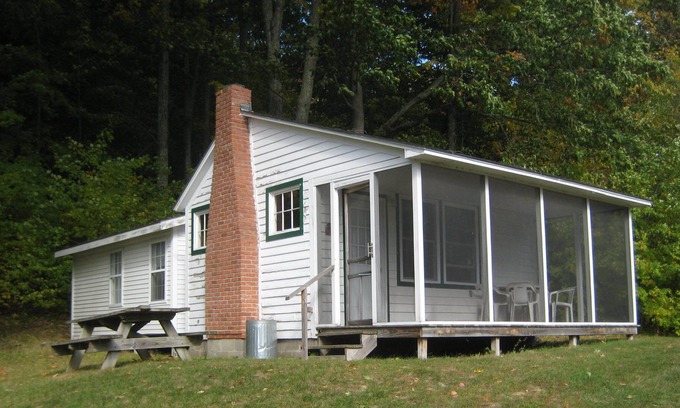Salisbury Cottage | Great cottage to unplug and relax on the lake - Sleeps 6