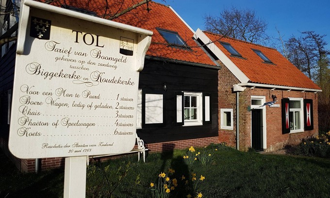 Biggekerke House | Great, cozy family house with fenced garden near the beach. 5 stars