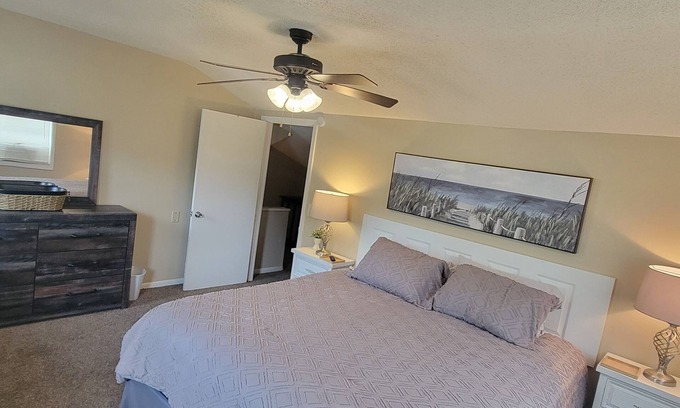 Dothan House | Great Dothan location near shopping and airport