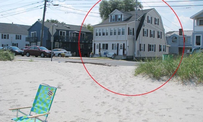 Devon House | Great Duplex with Water Views and Steps to the Beach