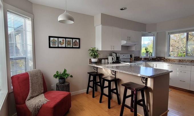 Courtenay House | Great Escape Guesthouse - Sea to Ski