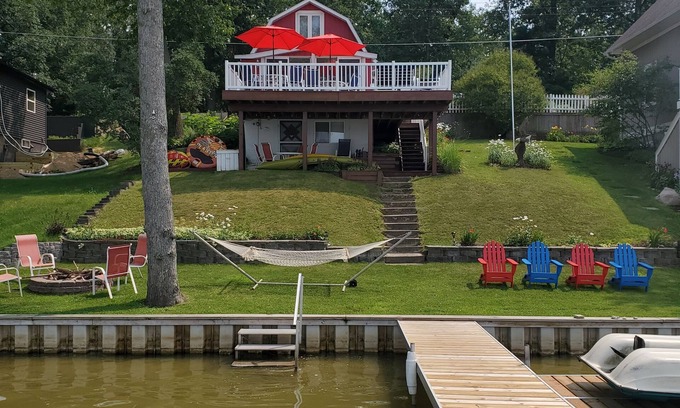 Grant Cottage | Great family cottage on quiet Hess Lake