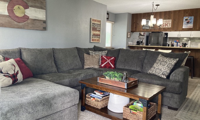 Fraser Condo | Great family friendly 2 Bedroom, 2 bath Condo with Club MeadowRidge Access