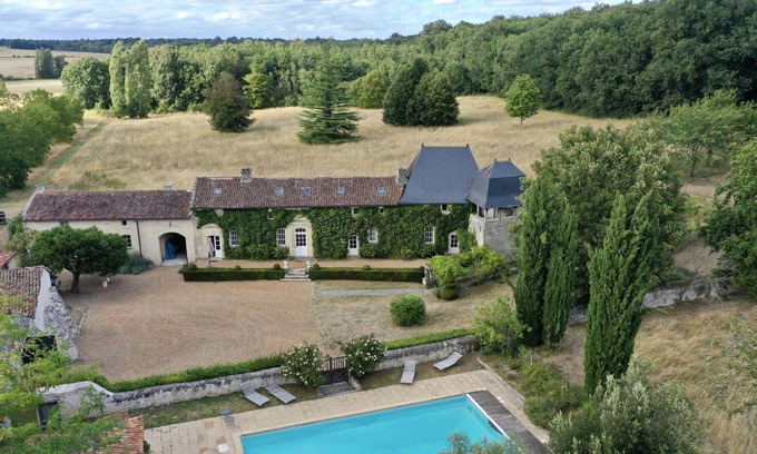 Deneze-sous-Doue House | Great family home in Anjou, quiet, close to Castle of the Loire, pool