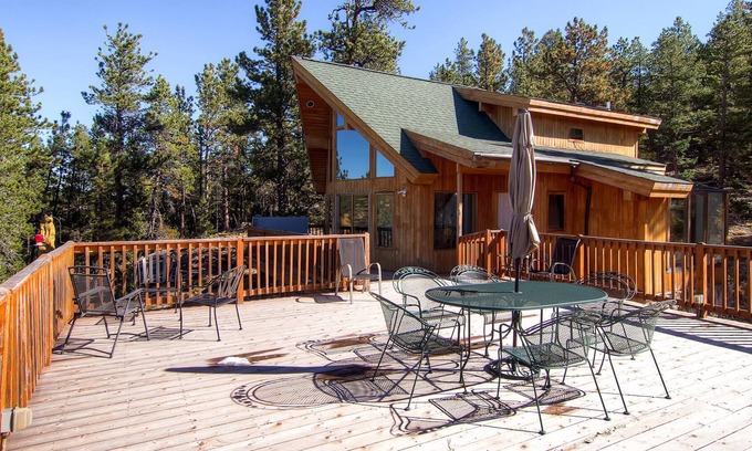 Nederland House | Great Family Home! Hot Tub! Huge Deck! 7 Miles from Downtown Nederland & Private