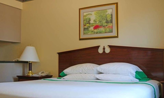 Kelso House | Great For a Quiet Trip! Pet-Friendly Unit in GuestHouse Kelso Longview! Parking!