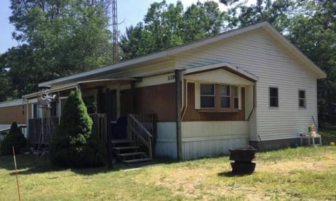 Irons House | Great for big group! House on 10 acres!