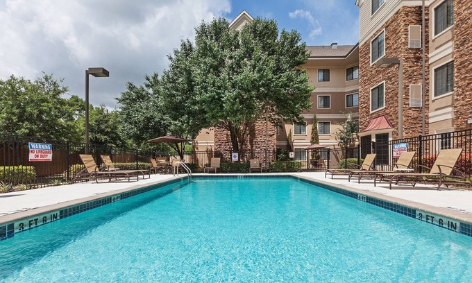 Round Rock West Apartment | Great for Business Travel! Studio with FREE Buffet Breakfast + Pool Access