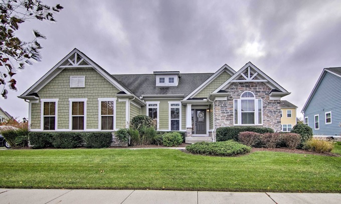 The Commons House | Great for Groups: Bayside Resort Home w/Patio