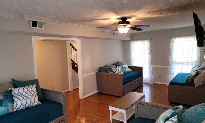 Snellville House | Great for Large Groups, 35 Minutes to Atlanta
