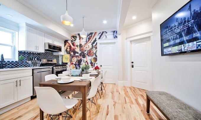 Dorchester House | Great for large group mins from DowntownBostonFenway Convention Grill Free Prkg