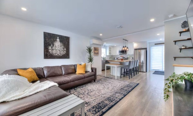 Saint-Hubert House | Great Gaston