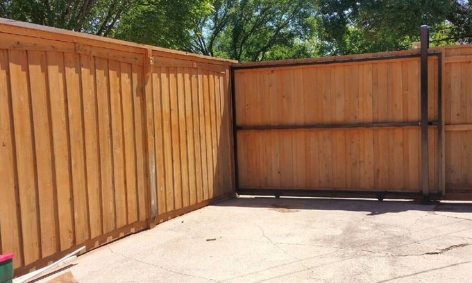 Northwest Dallas House | Great half duplex in quiet mature hood located near 635 and 35. 3 Beds, 2 baths