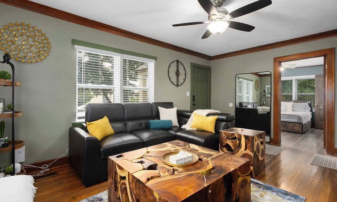 Overland Park House | Great Home Base for Exploring KC 2BR King Beds