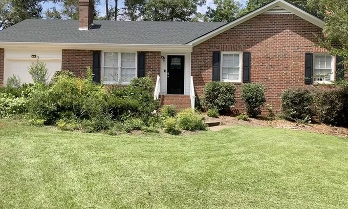 Athens House | Great Home in Athens! 5 miles from Sanford Stadium!