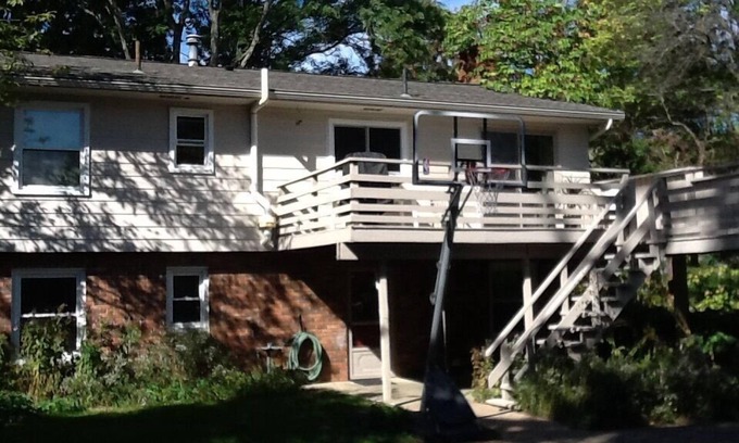 Ann Arbor House | Great Home in U of M Stadium neighborhood- walk to the stadium!