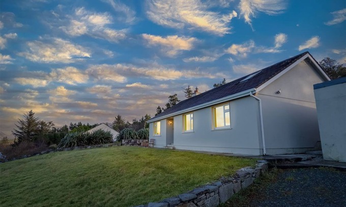 Tullycross Apartment | Great house near Tully cross village. Beautiful Sea views