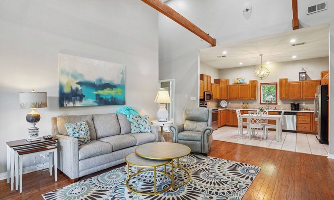 Mandeville House | Great house steps to the lakefront!