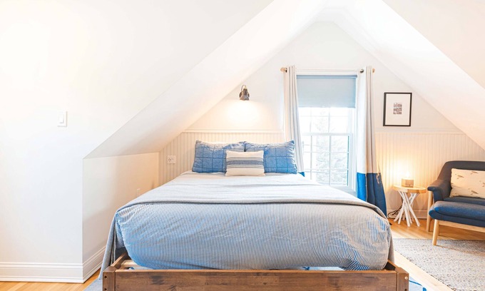 New Castle Apartment | Great Island Inn - Queen Studio Apt - River View