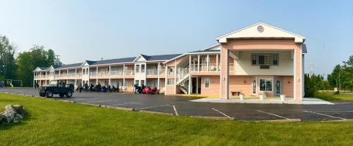 Mackinaw City Hotel | Great Lakes Inn Mackinaw City