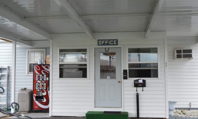 Fremont Hotel | Great Lakes Motel