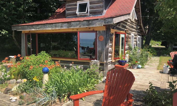 Arcadia Cabin | Great Lakes Splendor! - Unique Lake Michigan Lakefront Log Cabin