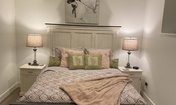 Langley House | Great Location in Fort Langley, minutes to the Fort to Fort Trail and Town.
