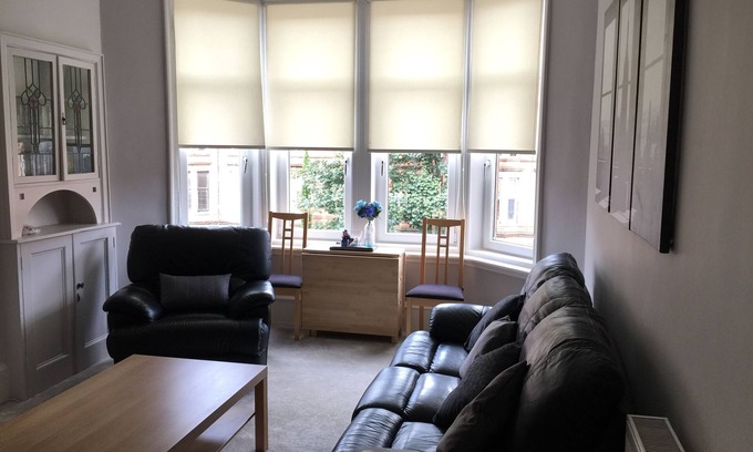 North West Apartment | Great Location 2 Bed West End Flat