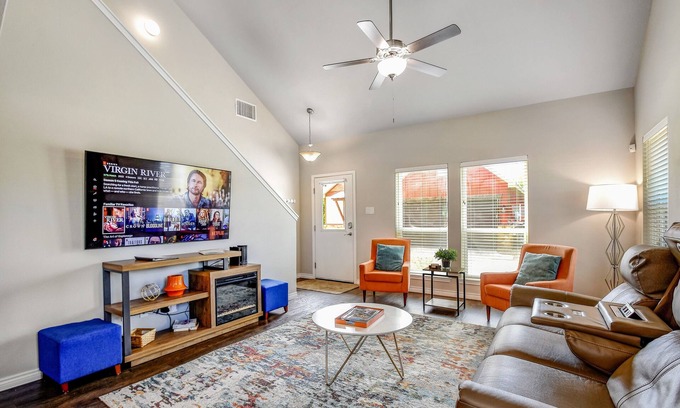 Fredericksburg House | Great Location - .6 Miles from Main St