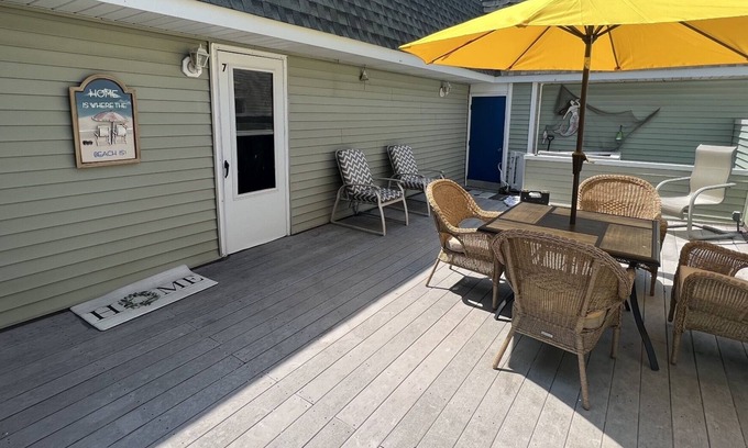 Wildwood Condo | GREAT LOCATION Beach block recently upgraded great condo with huge private deck.