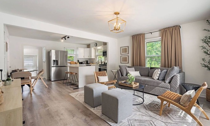 Westmont House | Great Location! Beautiful Home Near Downtown Westmont