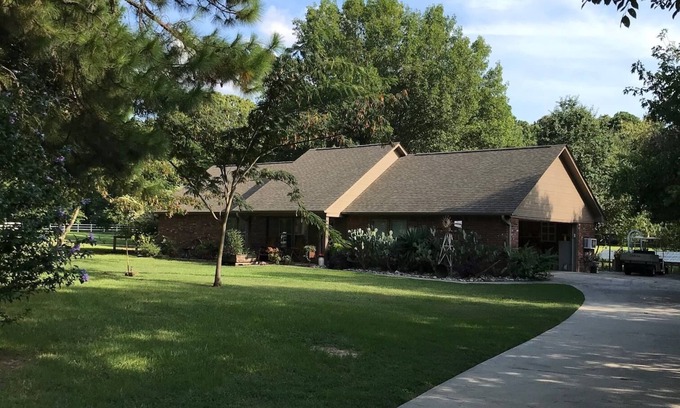 Redlick House | Great Location close to everything
