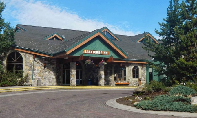 Lake Louise Condo | Great Location! Cozy Charming Lake Louise Getaway