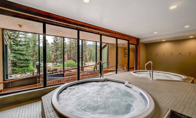 Lake Louise Apartment | Great Location! Cozy Room | Access to Ski Lockers