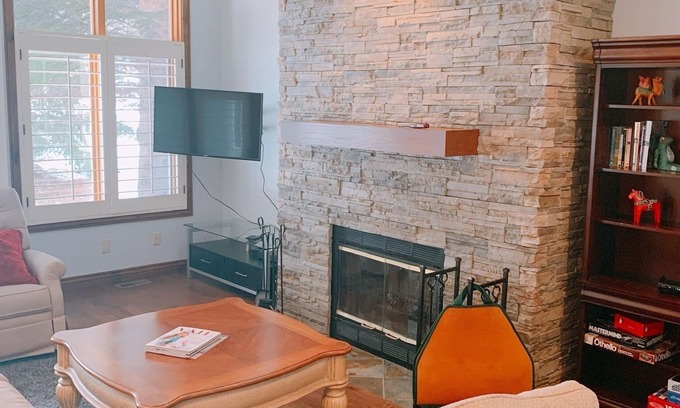 Edwards House | Great location family friendly spacious 3 Bdrm condo in Edwards, CO