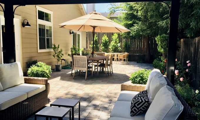 Yountville House | Great location. Five star reviews. Well-appointed home in Yountville Napa Valley