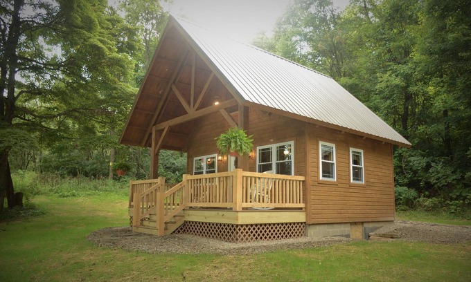 Meadville House | Great location for your autumn getaway!