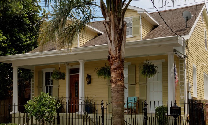 East Riverside House | Great location, Gorgeous house pet friendly perfect outdoor space! #21RSTR-13321