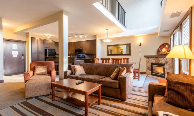 East Kootenay Condo | Great Location l AC | Mountain Views