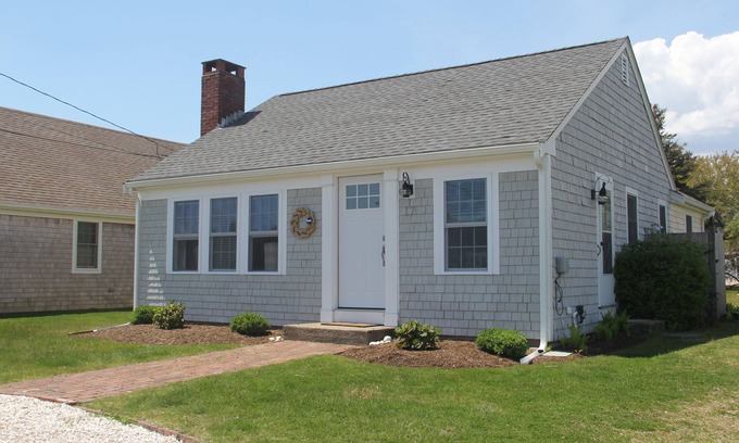 West Yarmouth House | GREAT LOCATION! Now Booking for 2025 2026 Season - 3 min walk to Englewood Beach